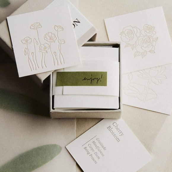 Holly December Birth Flower Cute Engraved Necklace - Picture 12 of 16